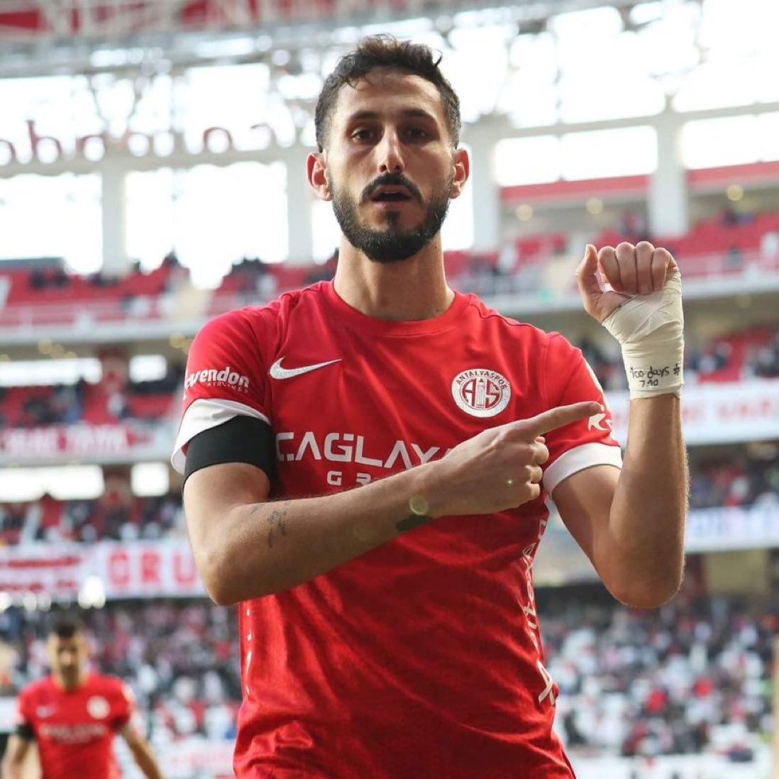 CALCIO – Jehezkel lascia la Turchia <br> Il ministro Gallant: Quando la terrà tremò fummo i primi ad aiutare
