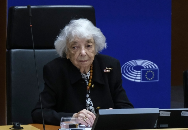 GERMANIA – A 102 anni Margot Friedländer è la berlinese dell’anno<br>“In Hamas rivedo i mostri del passato, ma non perdo la speranza”
