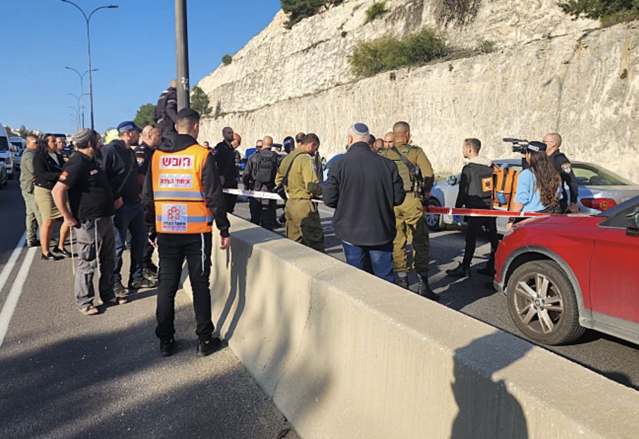 ISRAELE – Attentato a Ma’ale Adumin, <br> un morto, molti feriti