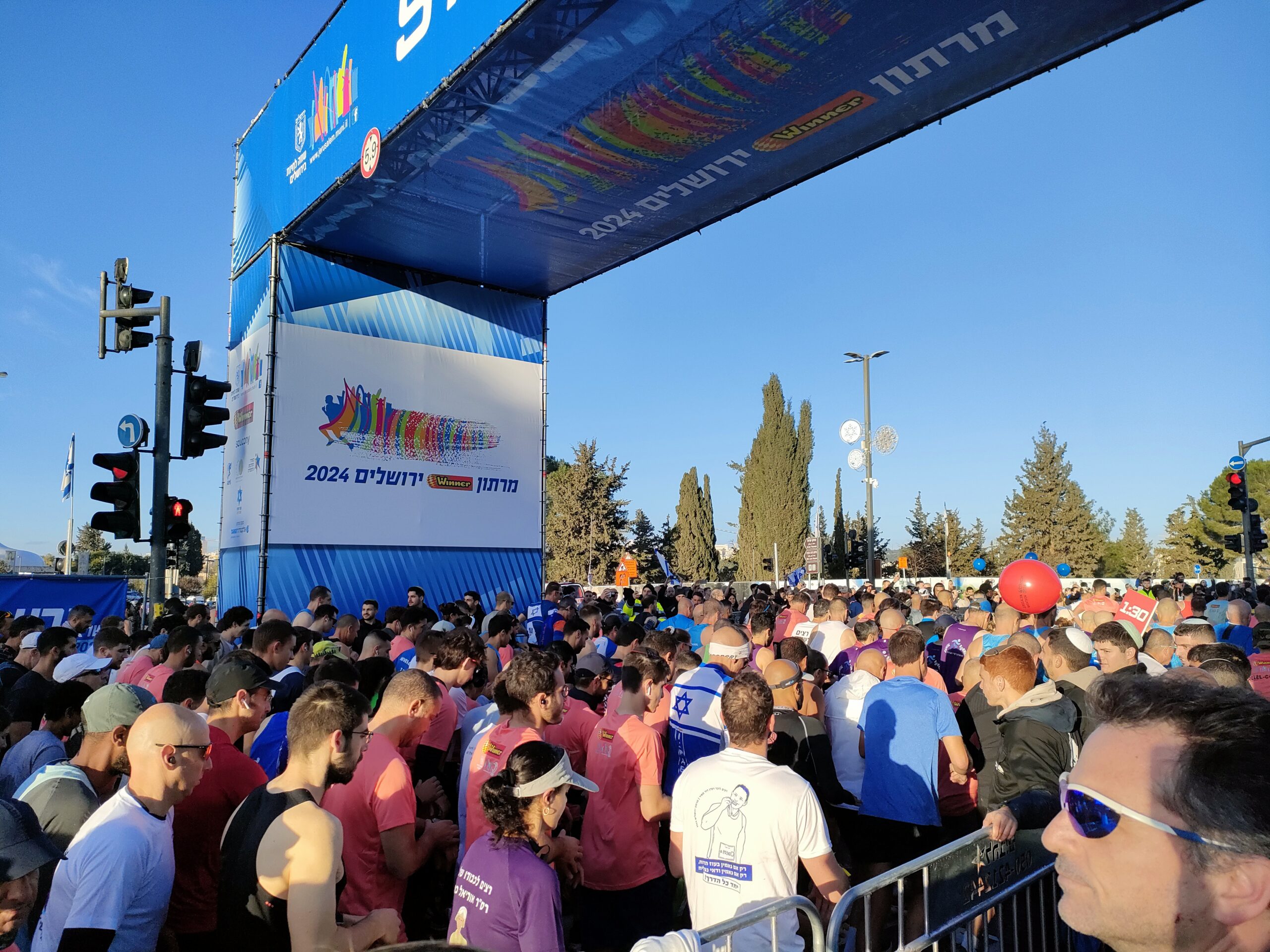 SPORT – Maratona di Gerusalemme, la corsa dei 40mila in solidarietà agli ostaggi