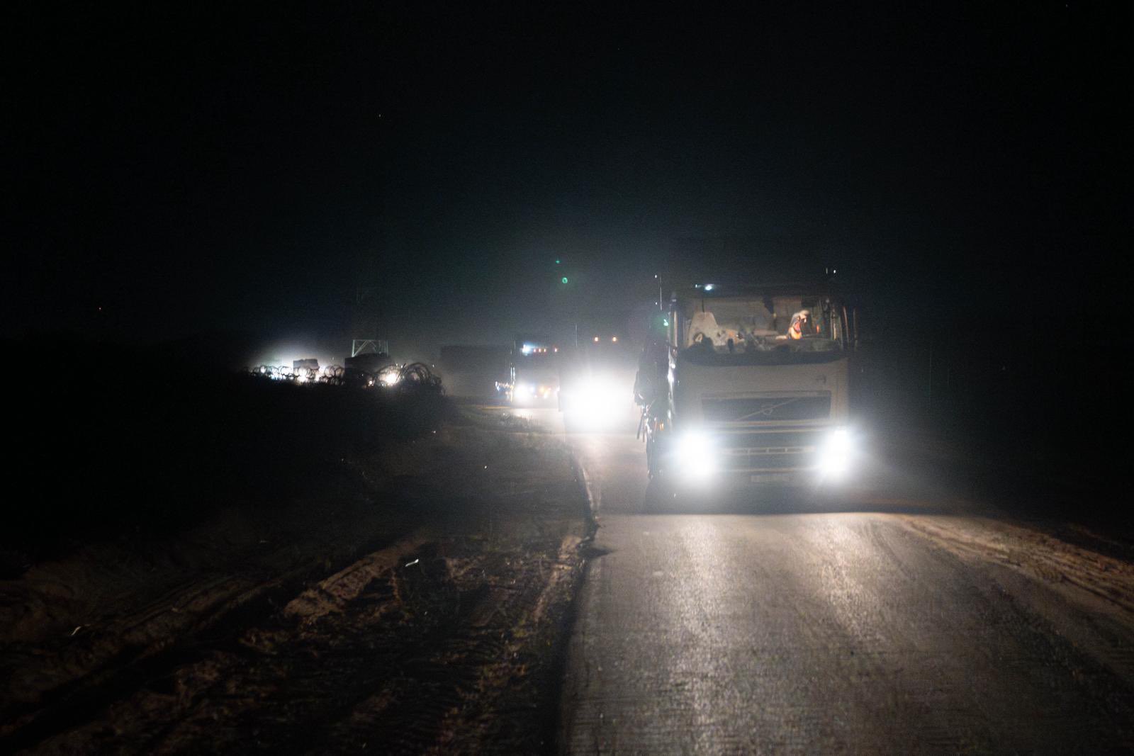 GAZA – Terroristi sparano sui civili vicini ai camion di aiuti