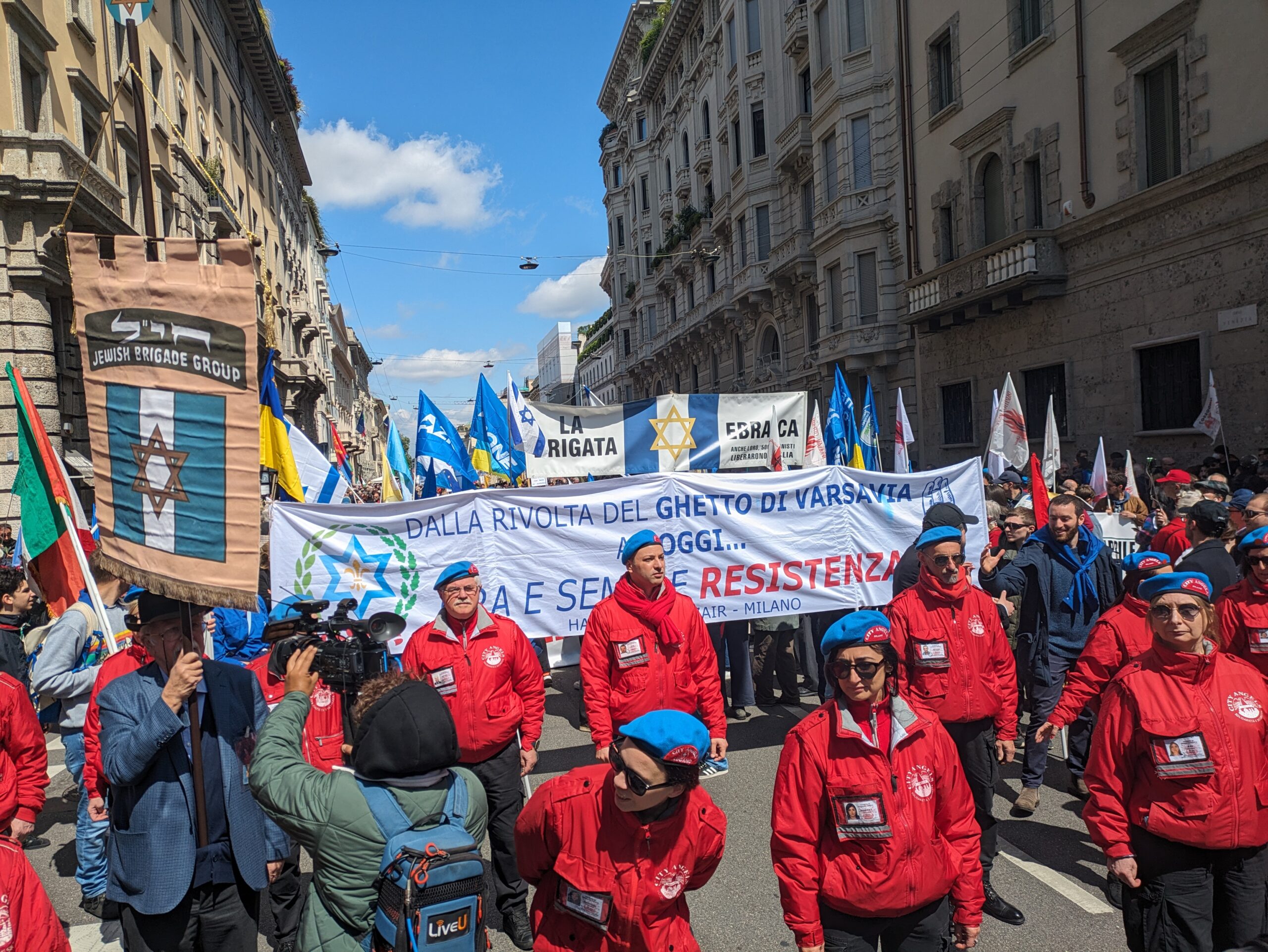 25 APRILE – La Brigata ebraica sfila di diritto a Milano I propal disturbano la festa