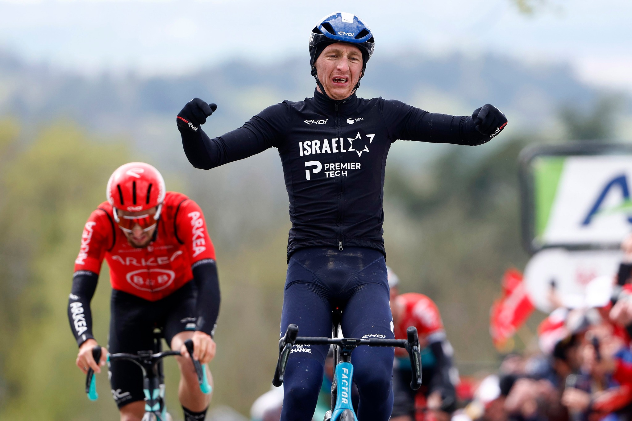 CICLISMO – La squadra israeliana trionfa alla “classica” delle Ardenne