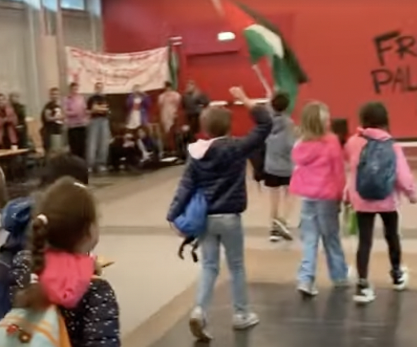 TORINO – Disegni: Studenti di Chieri “ammaestrati” dalla propaganda, risibile la tesi della leggerezza