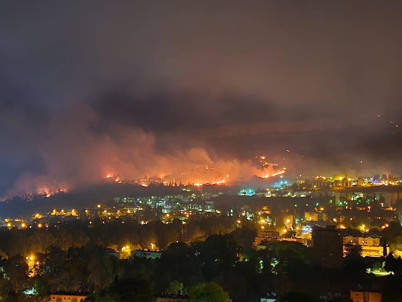 ISRAELE – Domati incendi al nord, Hezbollah fa paura