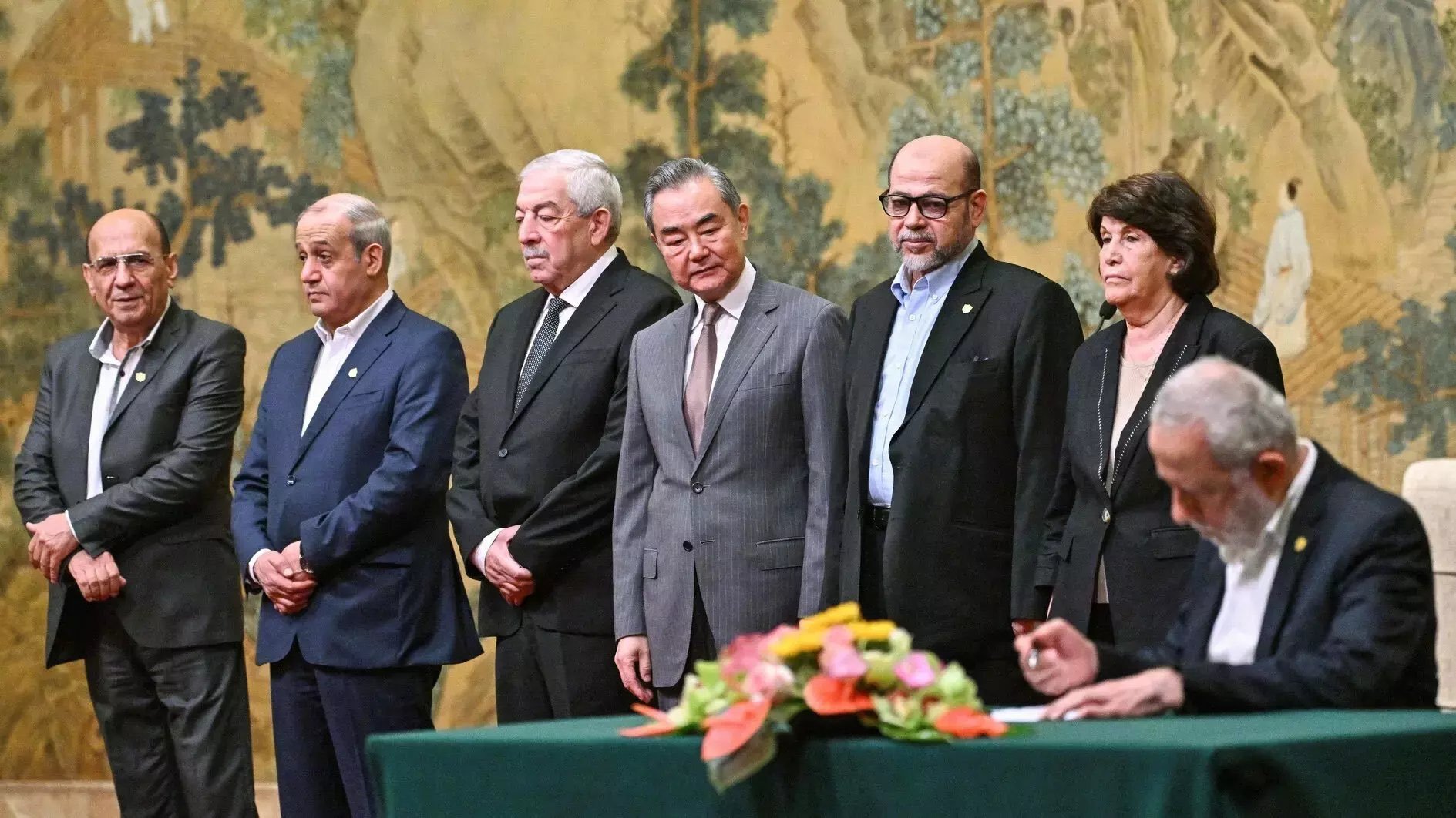 MEDIO ORIENTE – A Pechino rispunta l’Olp con Hamas dentro. Israele non ci sta