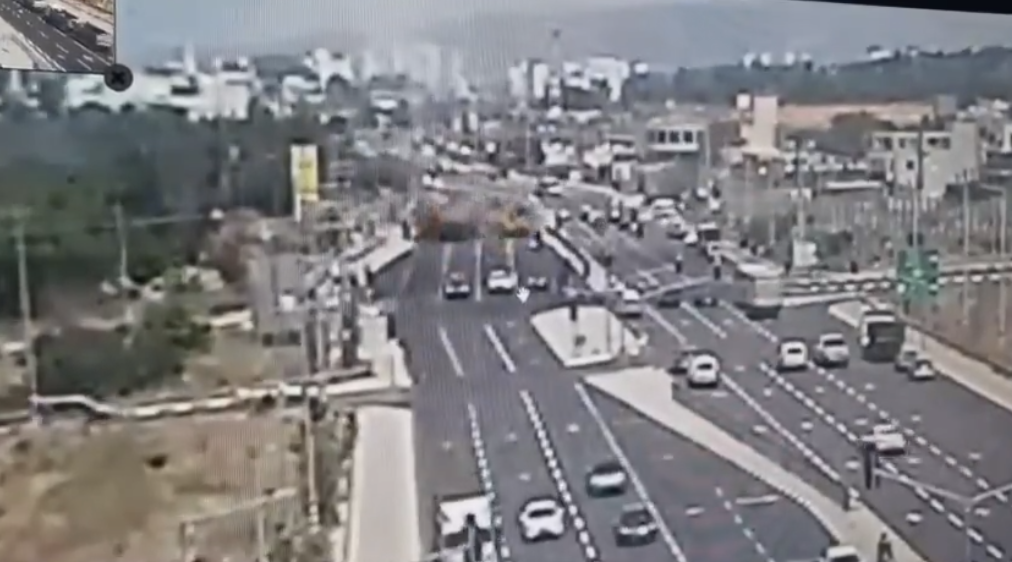 ISRAELE – Droni di Hezbollah colpiscono villaggio arabo