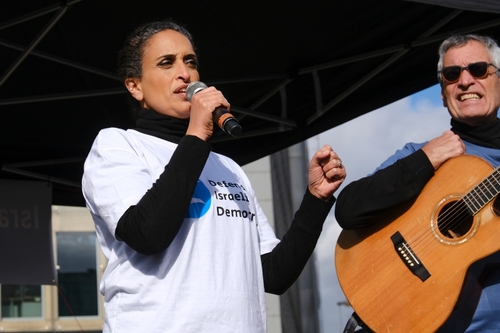 MUSIC – Noa’s voice of peace in Florence