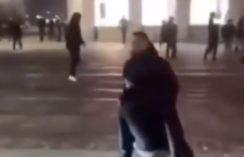 AMSTERDAM – Pogrom antisemita propal contro tifosi Maccabi