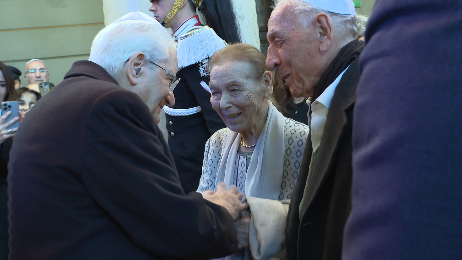 SORGENTE DI VITA – Mattarella in sinagoga, Bova interpreta Nakache, tre bambini magici
