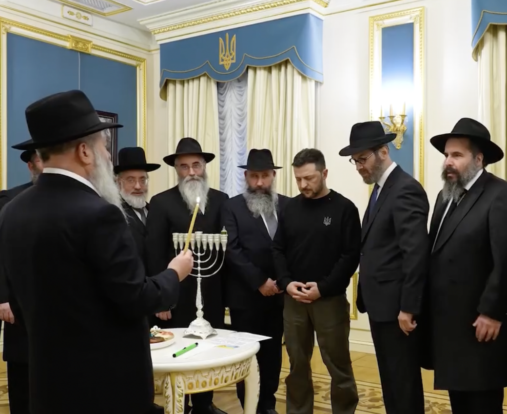 CHANUKKAH – I presidenti Biden e Zelensky accendono il lume