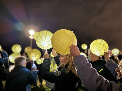 7 OTTOBRE – 101 lanterne gialle nel cielo di Brighton