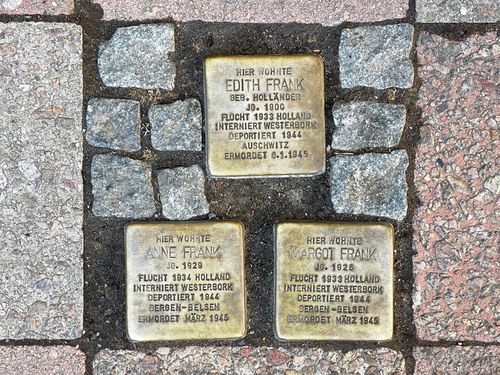 GERMANIA – Stolpersteine profanate