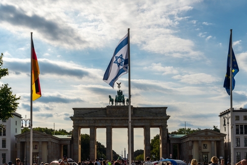 GERMANIA – Diekmann: alla Bild dalla parte di Israele “per contratto”
