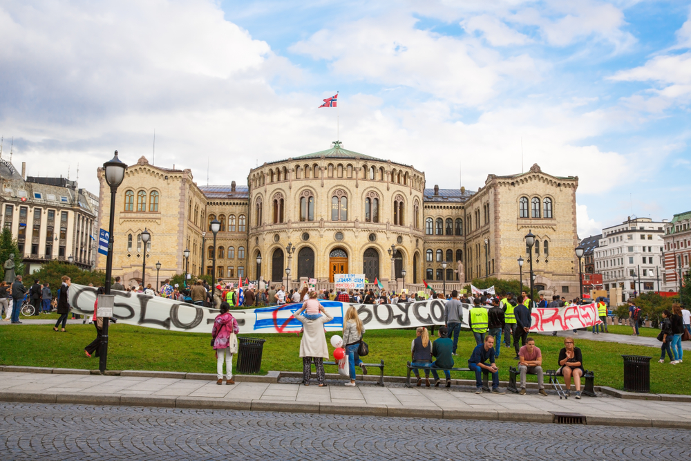 NORVEGIA – Scelta “etica” del fondo pensioni: via dall’israeliana Bezeq
