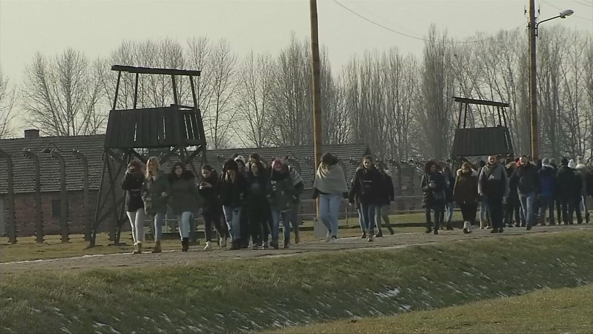 SORGENTE DI VITA – Auschwitz 80 anni dopo, la Memoria oggi, una storia di famiglia