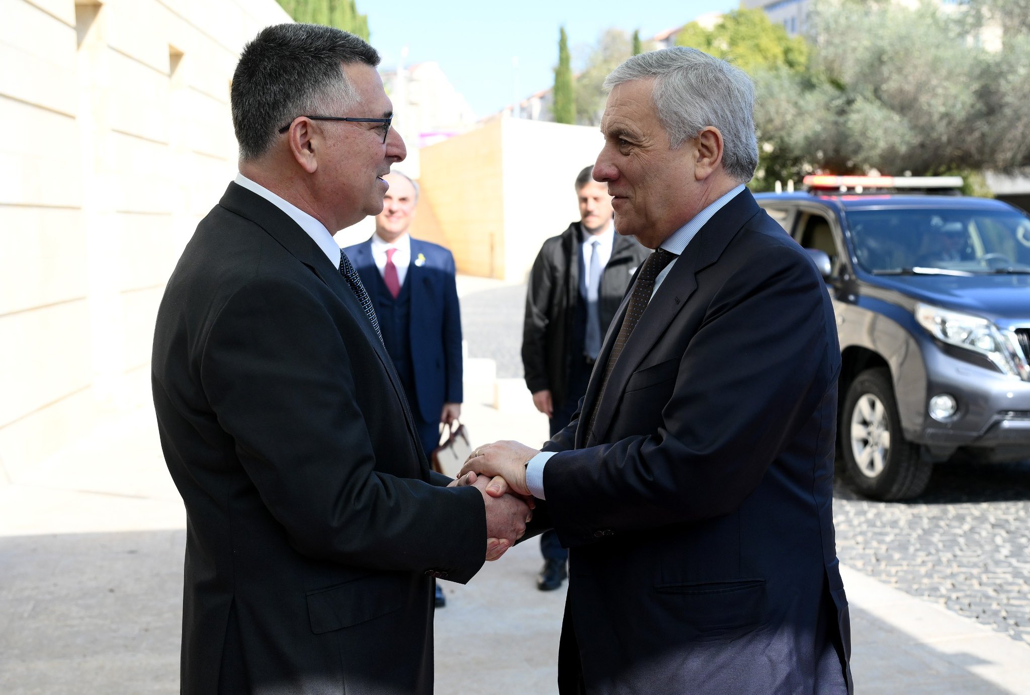 ISRAELE – Primo giorno di tregua, la visita di Tajani