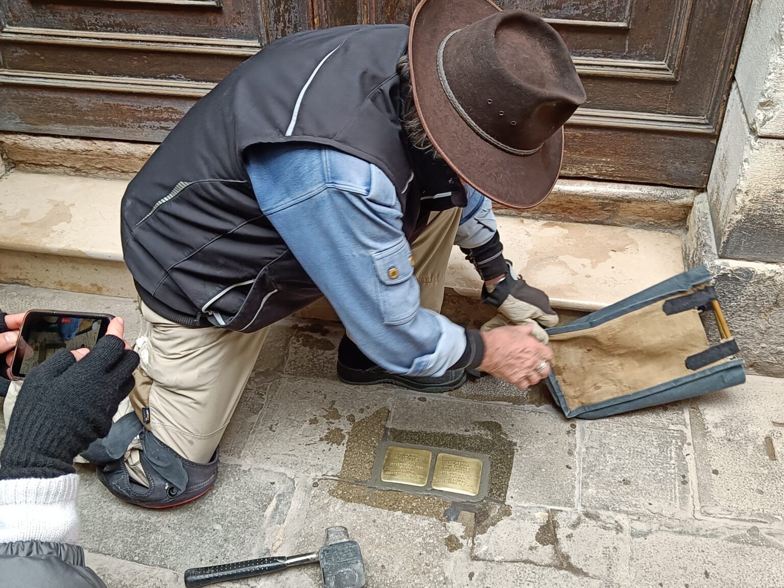 REMEMBRANCE – The Stolpersteine land in Ferrara