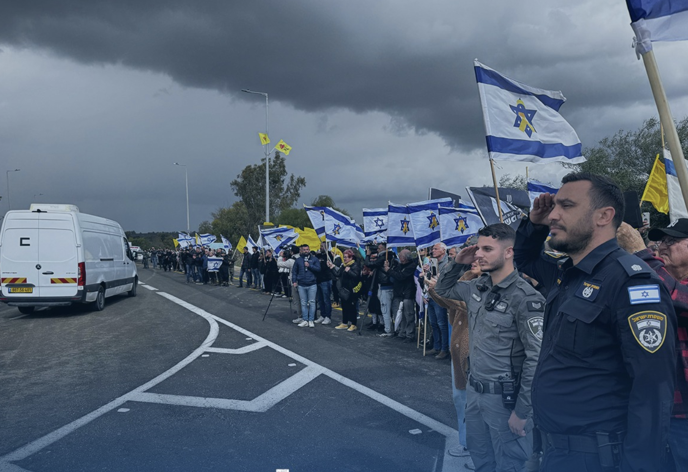 ISRAELE – Le salme degli ostaggi e il paese in lutto