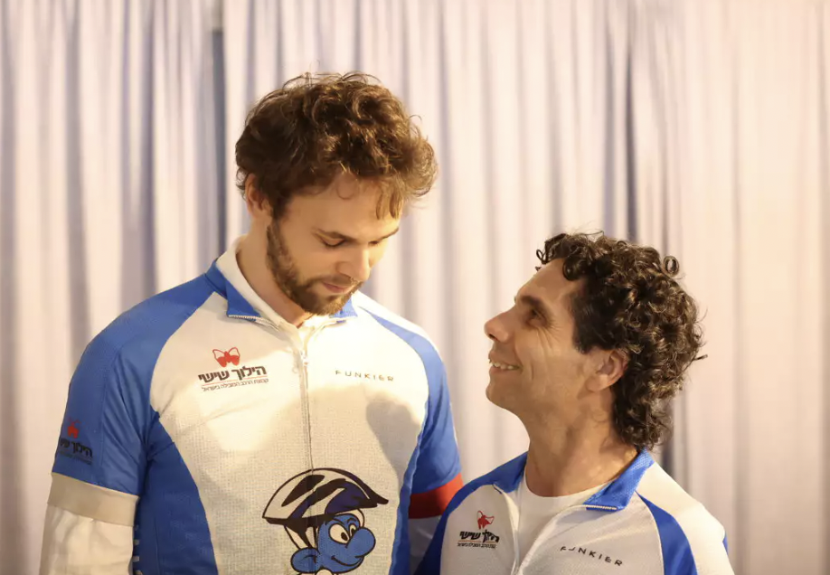 CICLISMO – Il campione e l’amatore, l’incontro che emoziona Israele