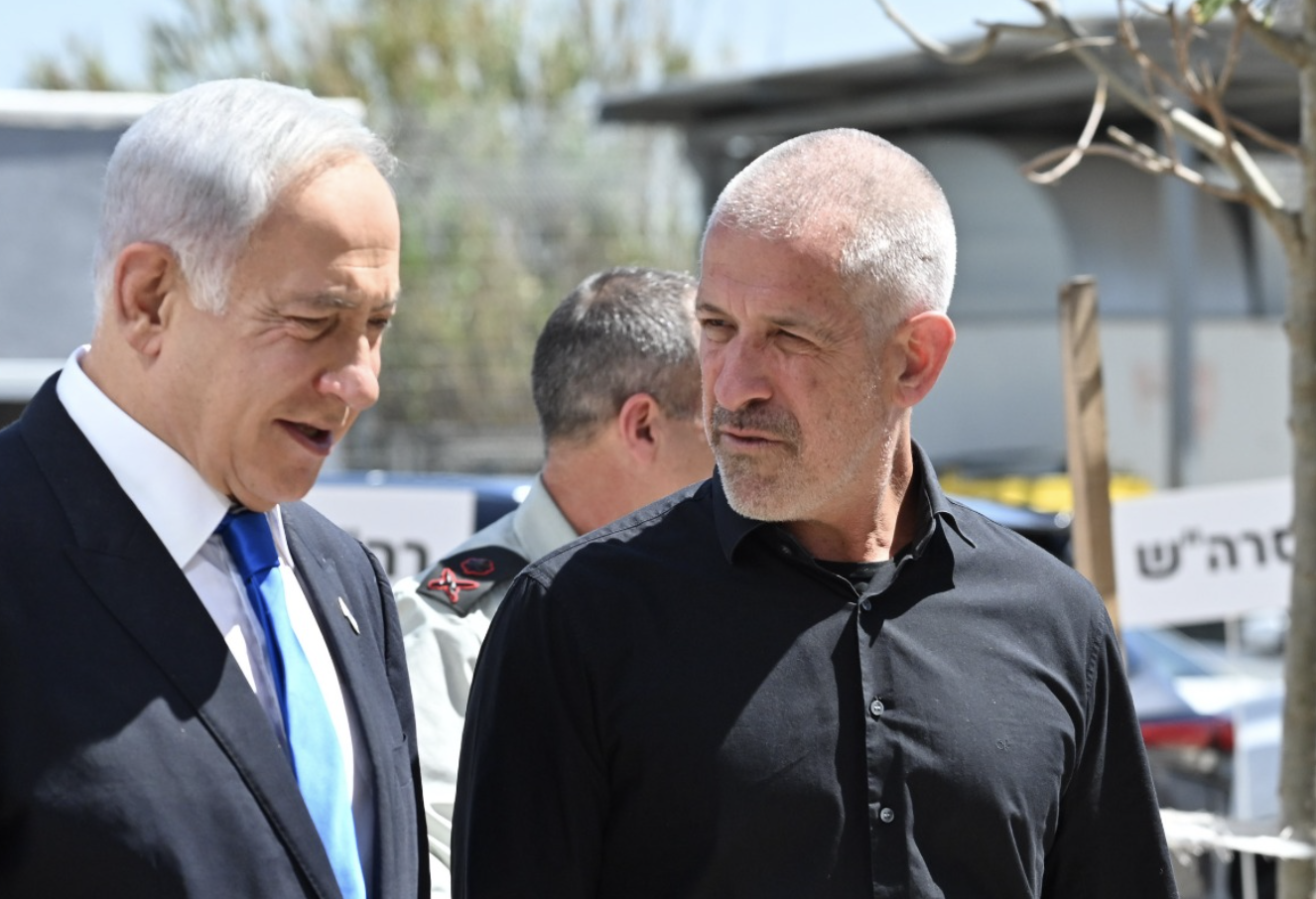 ISRAELE – Netanyahu licenzia il capo dello Shin Bet, il paese si divide