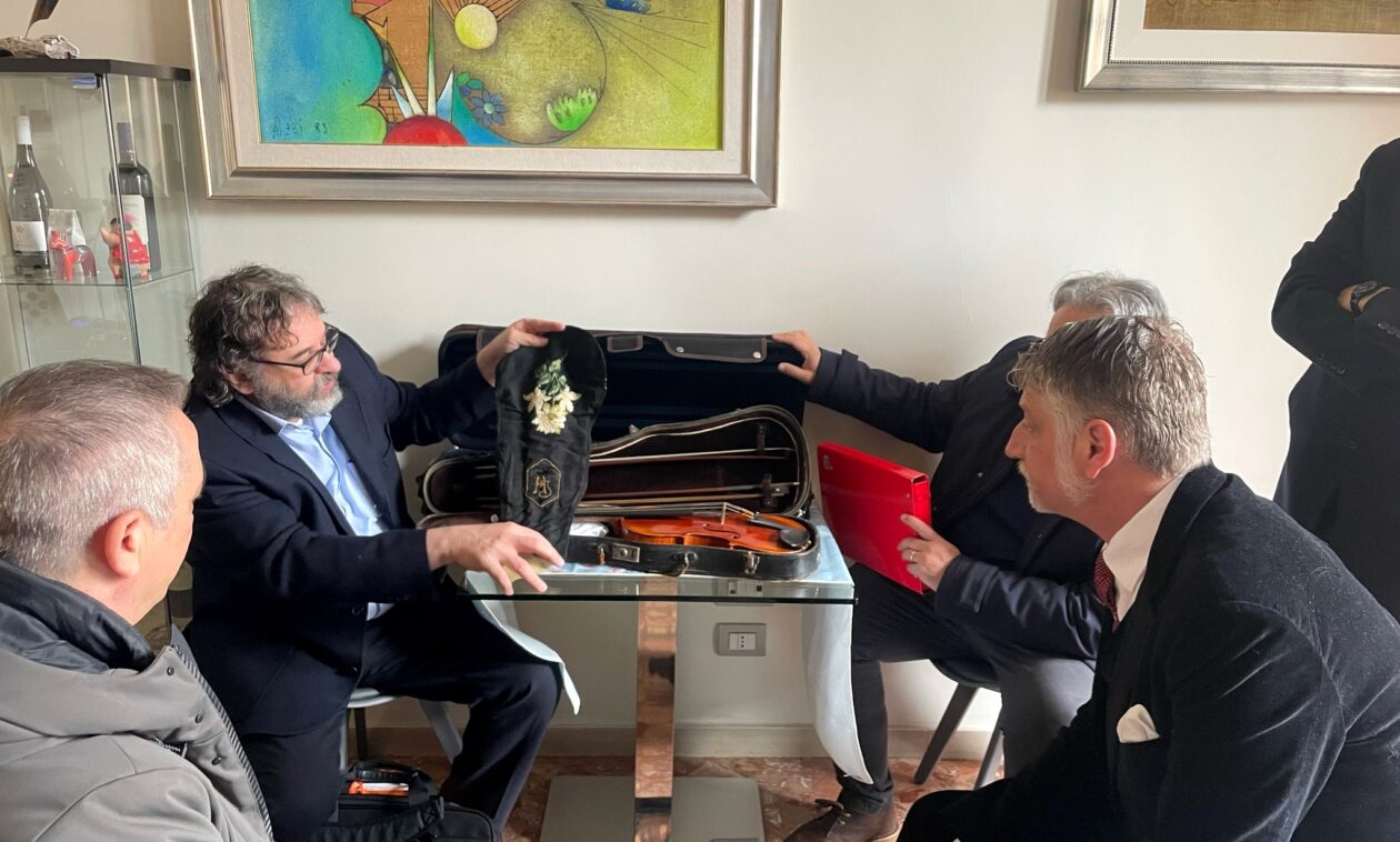 ART – Jewish-Italian pianist Lotoro meets Minister of Culture 