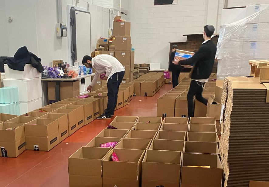 PASSOVER – 300 packages from UCEI to help celebrate