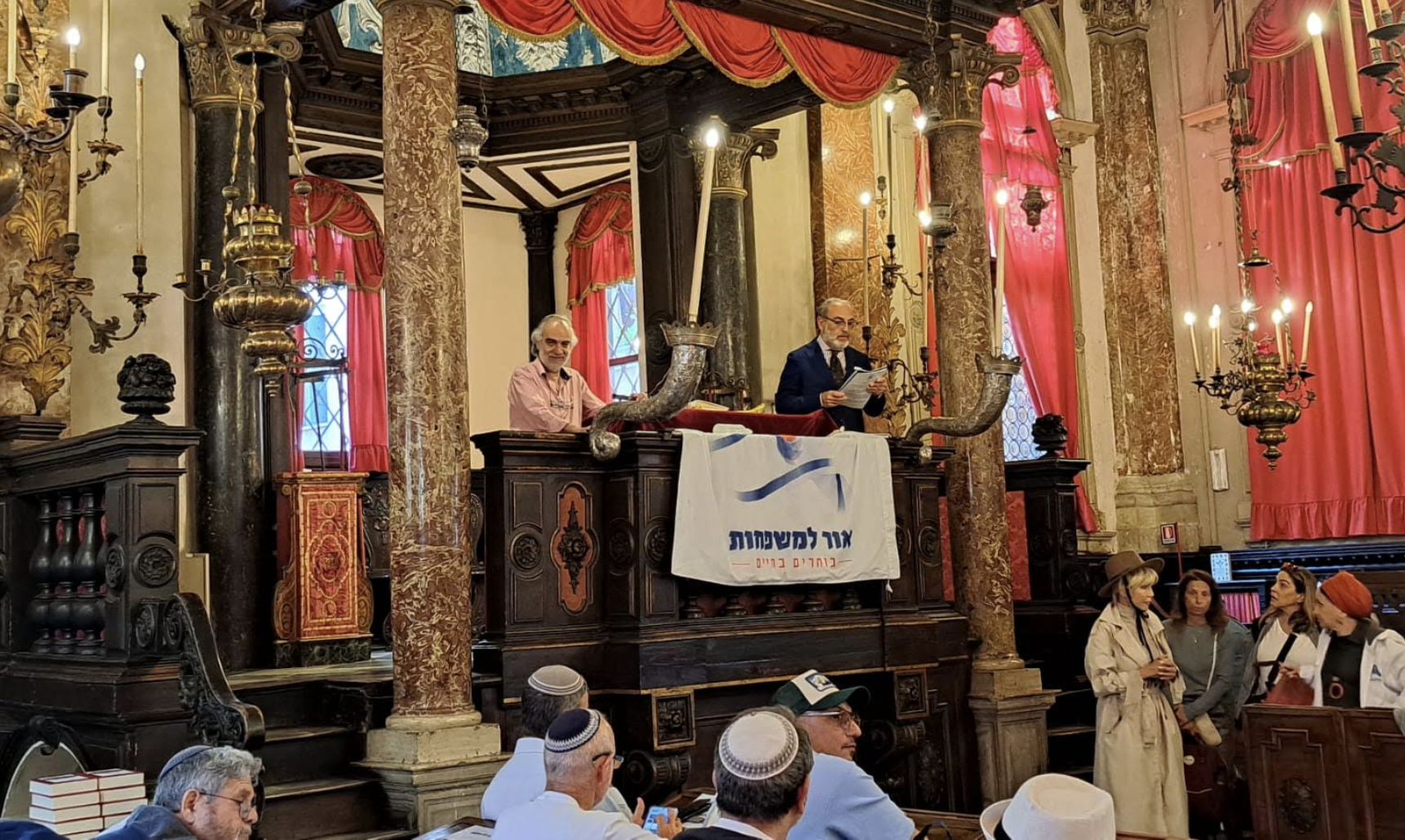 VENICE – Or Lamishpachot visits the synagogue