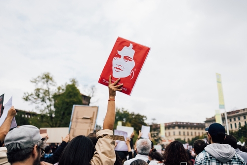 IRANIANE IN ITALIA – Marsous: Temo la repressione; Tabrizi: Il regime è agli sgoccioli
