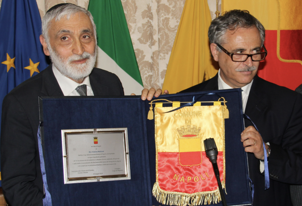 NAPOLI – Rav Bahbout restituisce cittadinanza: Tradito spirito Quattro Giornate