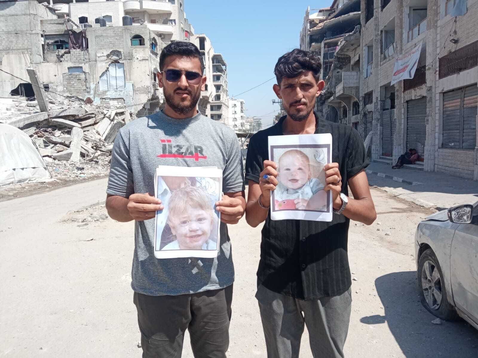 7 OTTOBRE – Il coraggio dei gazawi che mostrano le foto dei bambini israeliani uccisi: «Viviamo insieme, moriamo insieme»