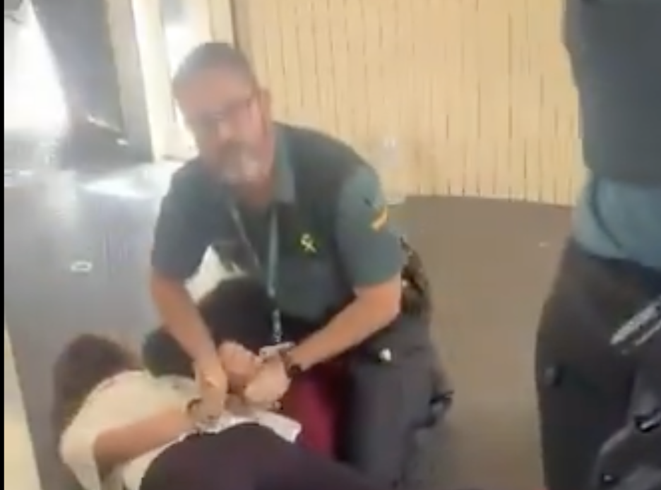 SPAGNA – 50 bambini ebrei rimossi da volo Vueling <br> La compagnia invoca «questione di sicurezza»