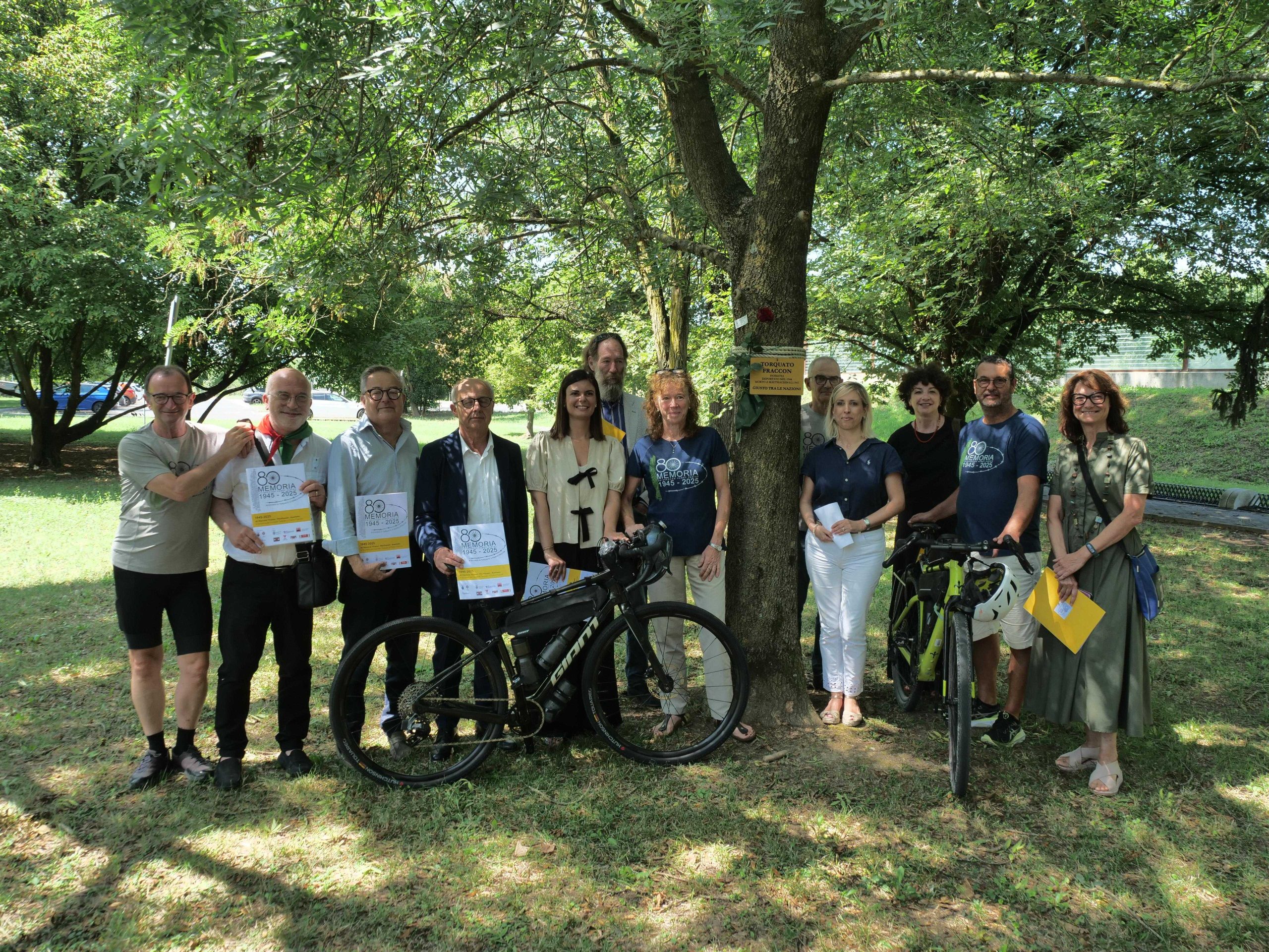 MEMORIA – In bici da Vicenza ad Auschwitz per ricordare l’eroismo dei Fraccon, padre e figlio partigiani