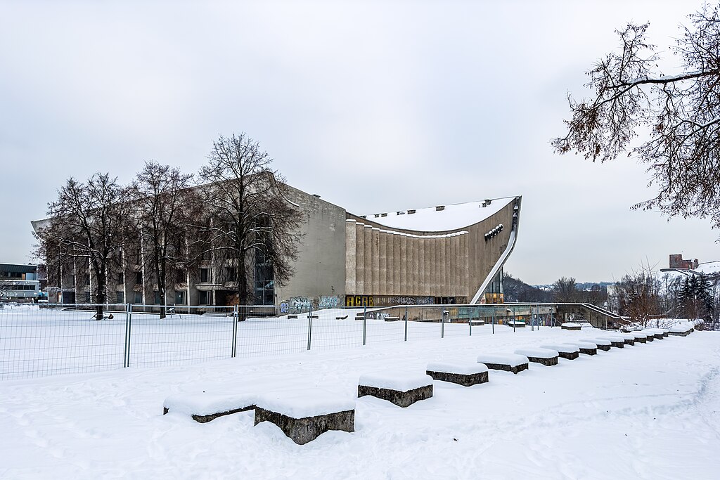 STORIA – Cimitero ebraico o spazio congressi?
