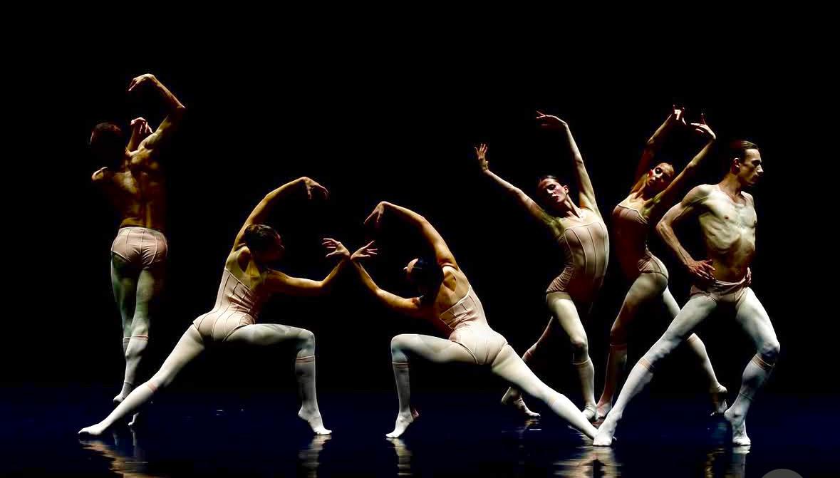 TORINO – Solo applausi per le coreografie di Sharon Eyal