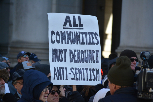 ANALISI – Daniel Neumann: «Dall’ebreo a Israele, così muta l’antisemitismo»