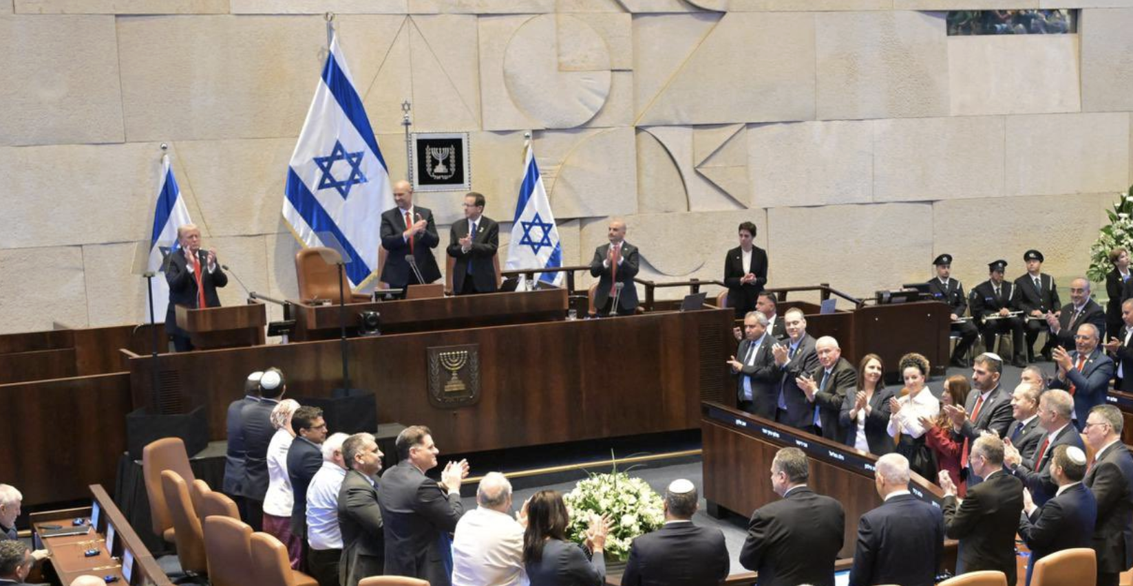 ISRAELE – Trump: «Concedete la grazia a Netanyahu», ma è il primo ministro a doverla chiedere