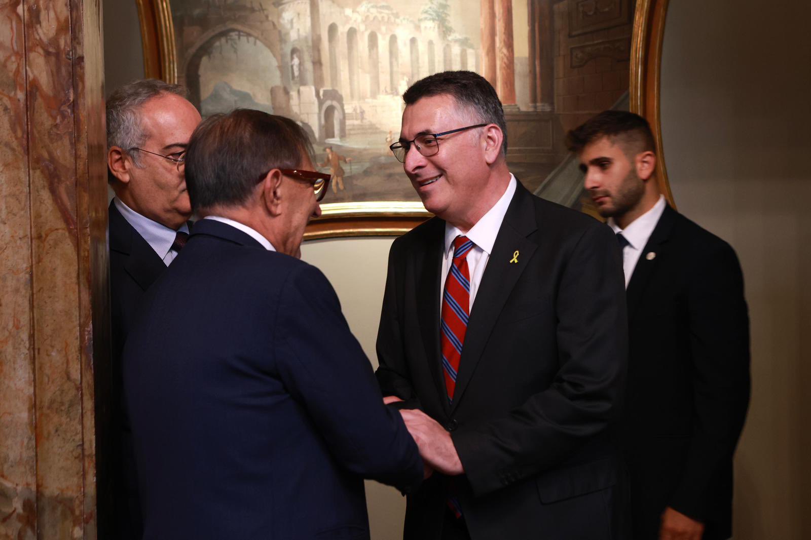 ROMA – Il ministro Sa’ar in Italia: «Seguiamo piano Trump, ma Hamas viola accordi»