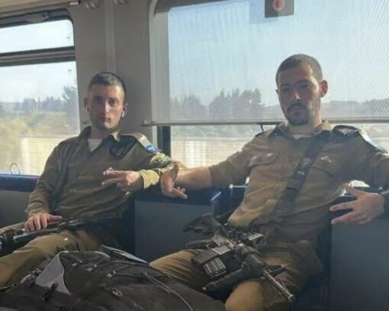 ISRAELE – «Finalmente sei tornato, fratello». La salma di Itay Chen rientra a casa