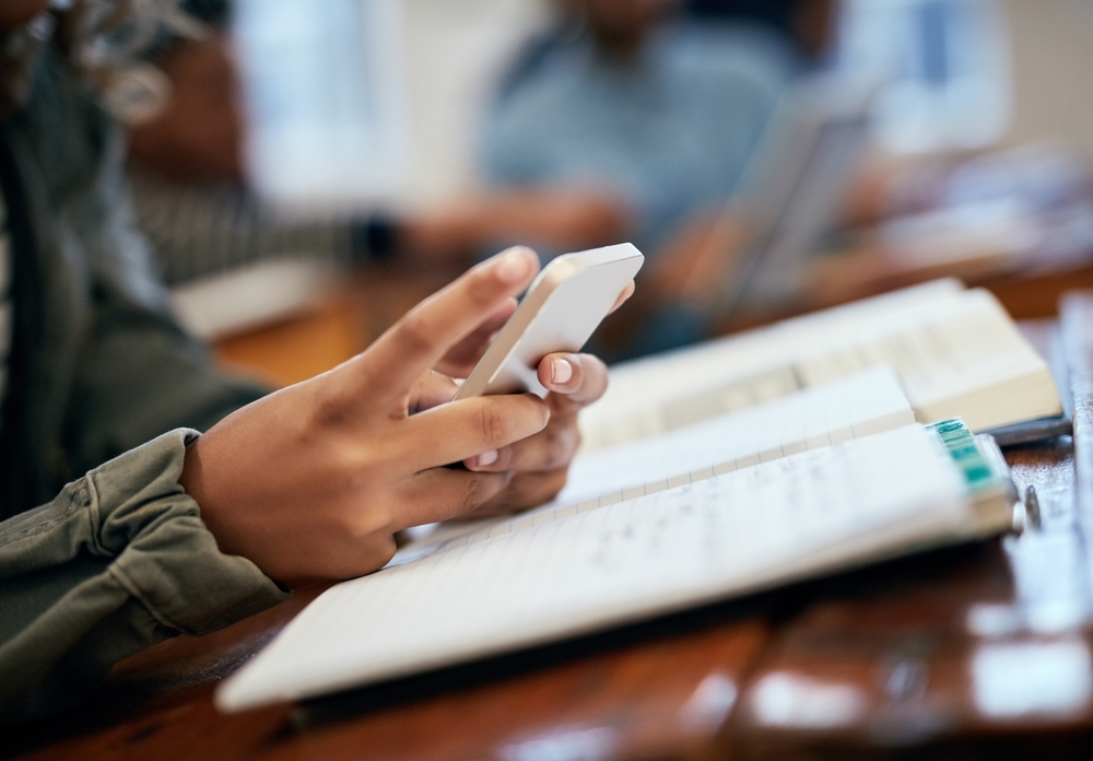 ISRAELE – Da Tu Bishvat stop ai telefoni nelle scuole elementari