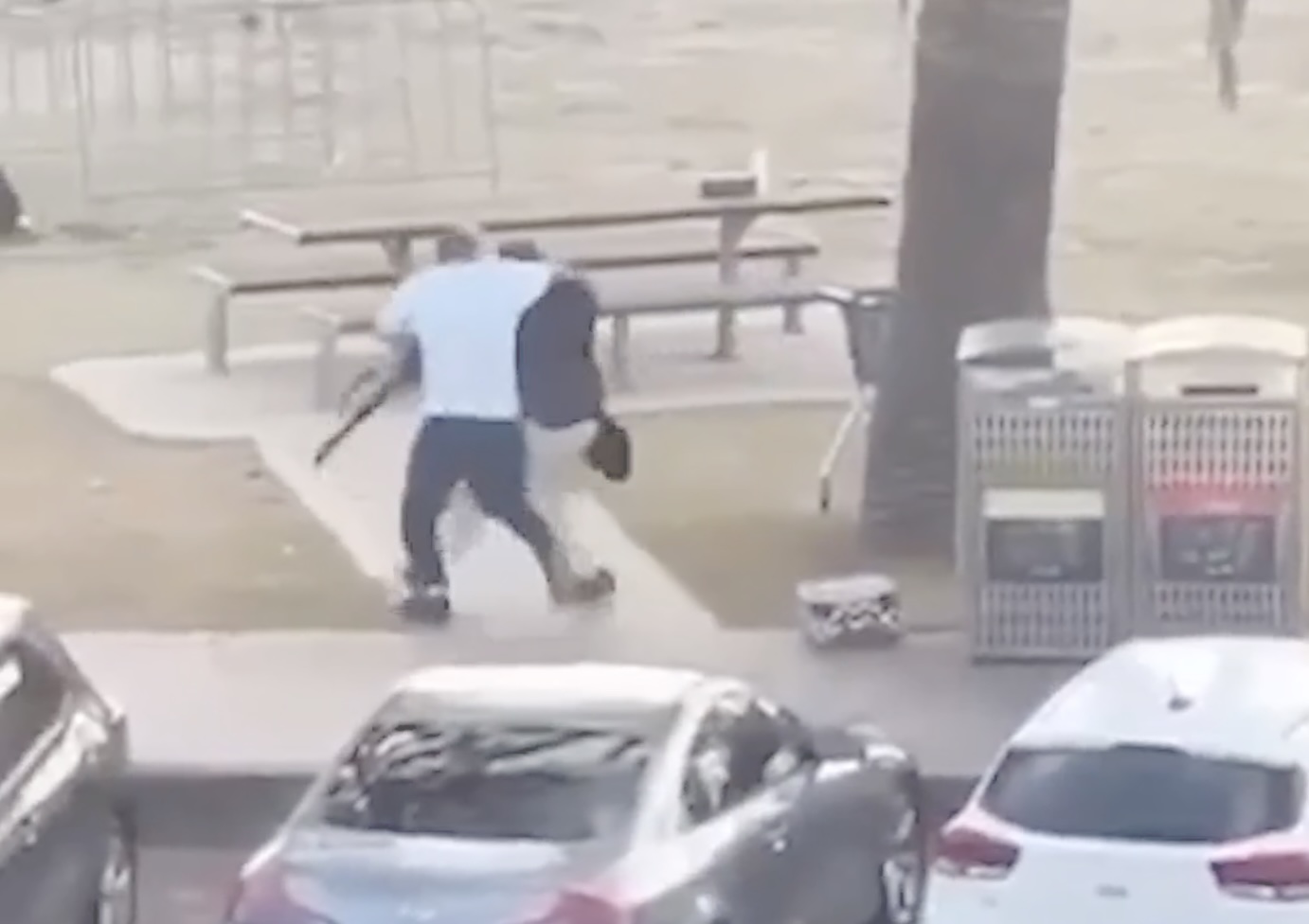 TERRORISMO – Massacro alla spiaggia di Sydney in festa per Chanukkah