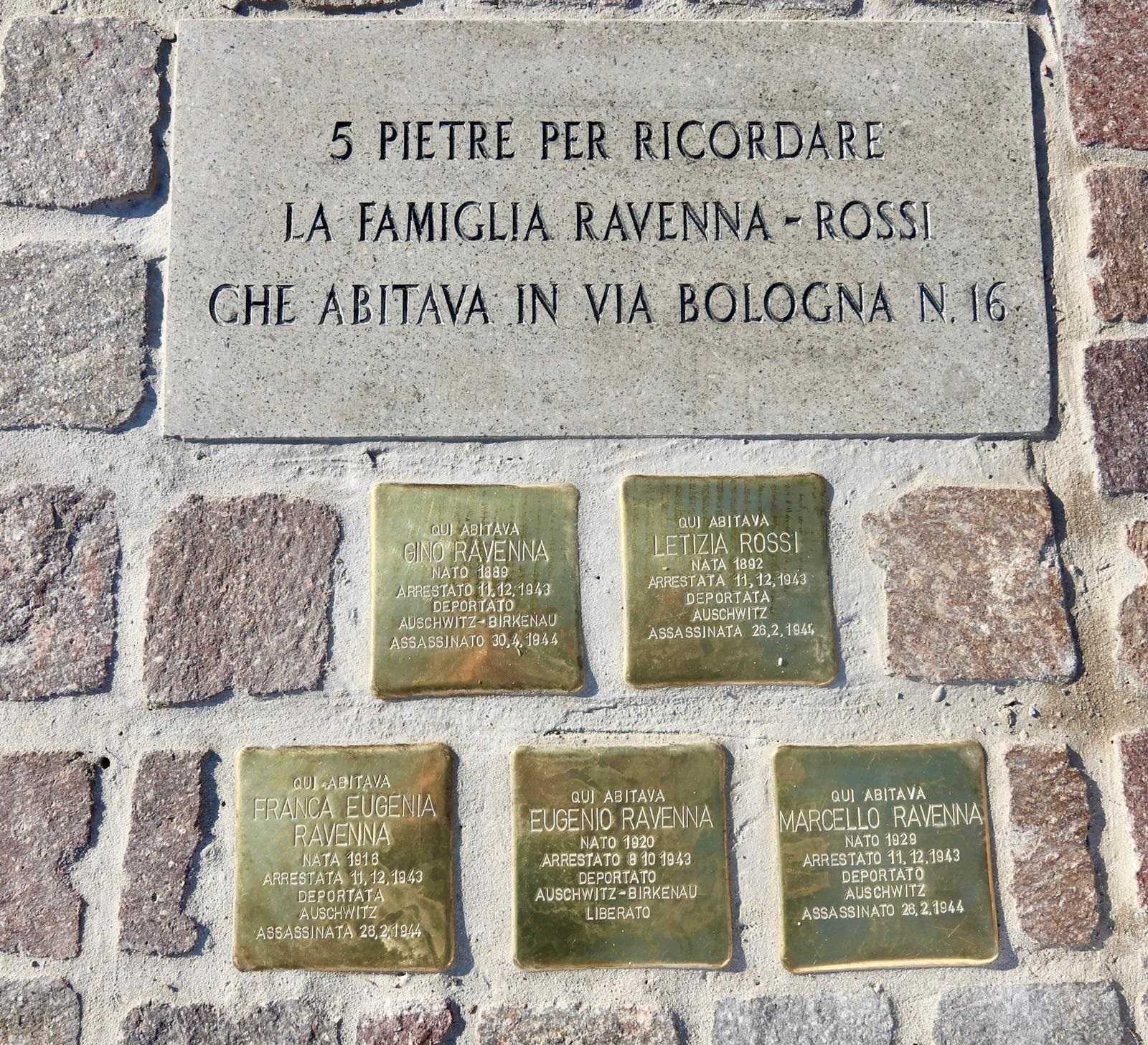 FERRARA – Posate pietre inciampo per famiglia Ravenna-Rossi
