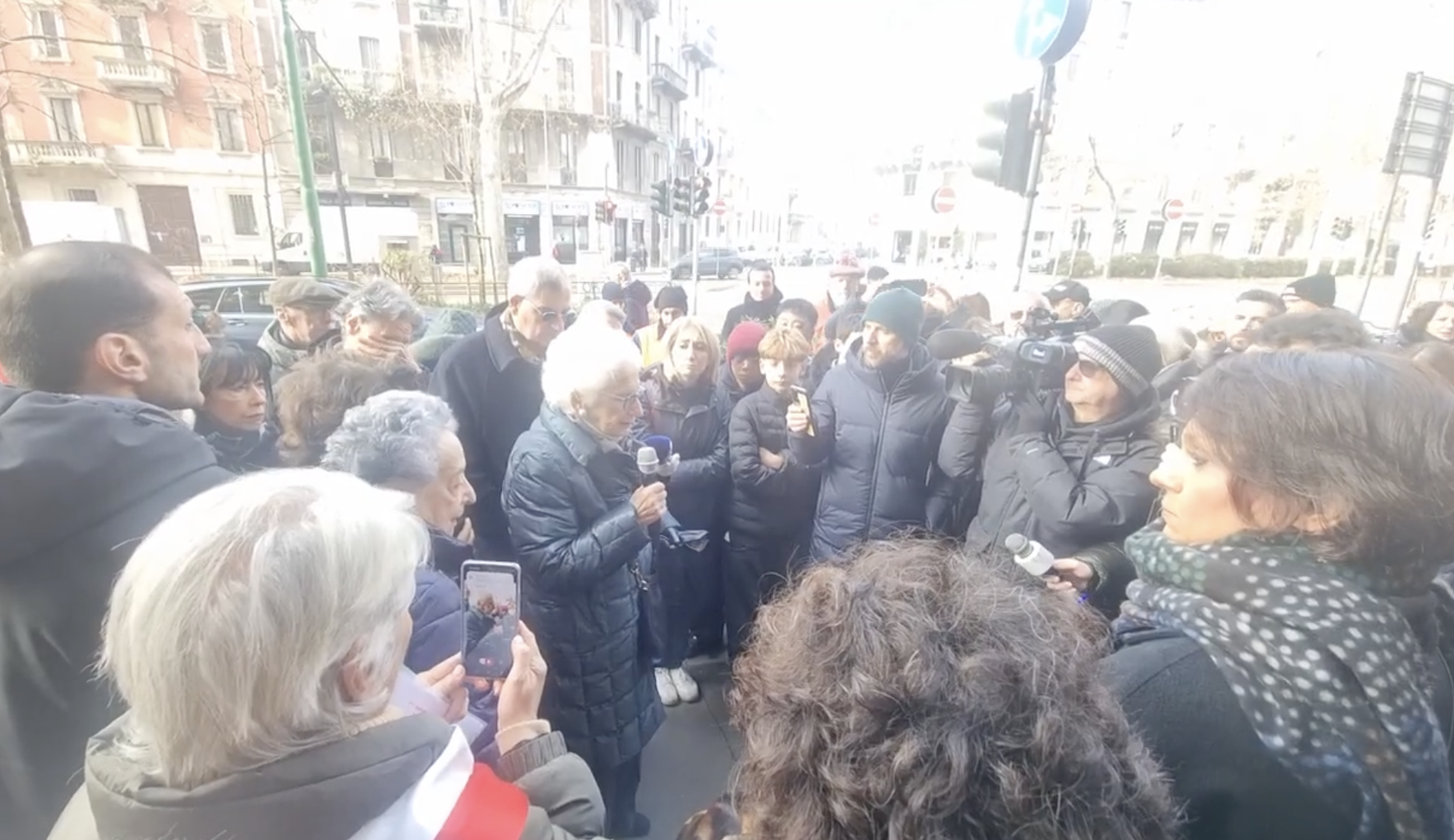 MILANO – Dodici nuove pietre d’inciampo, Segre: «Qui per ricordare»