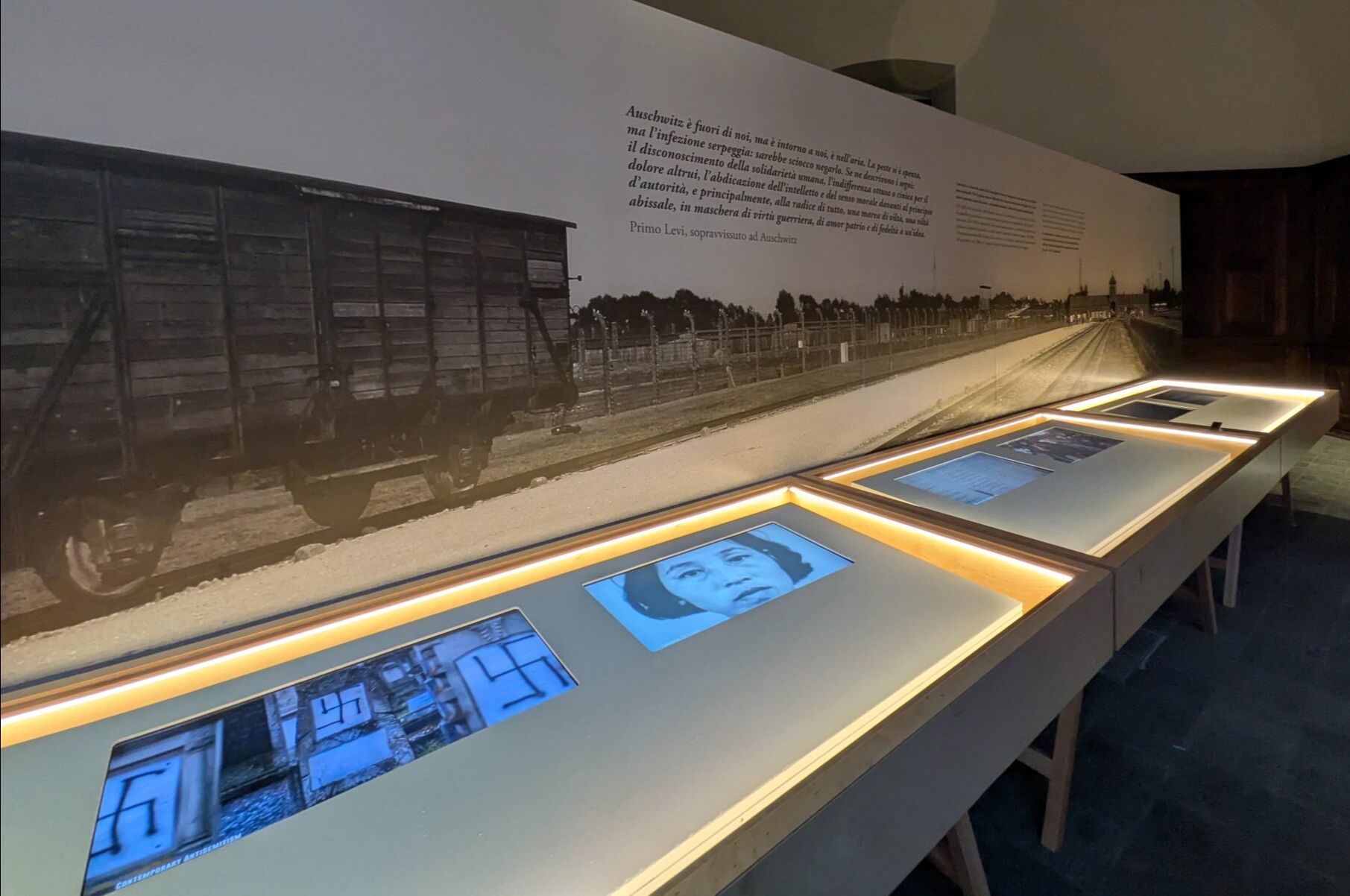 TORINO – Gli scatti rubati ad Auschwitz