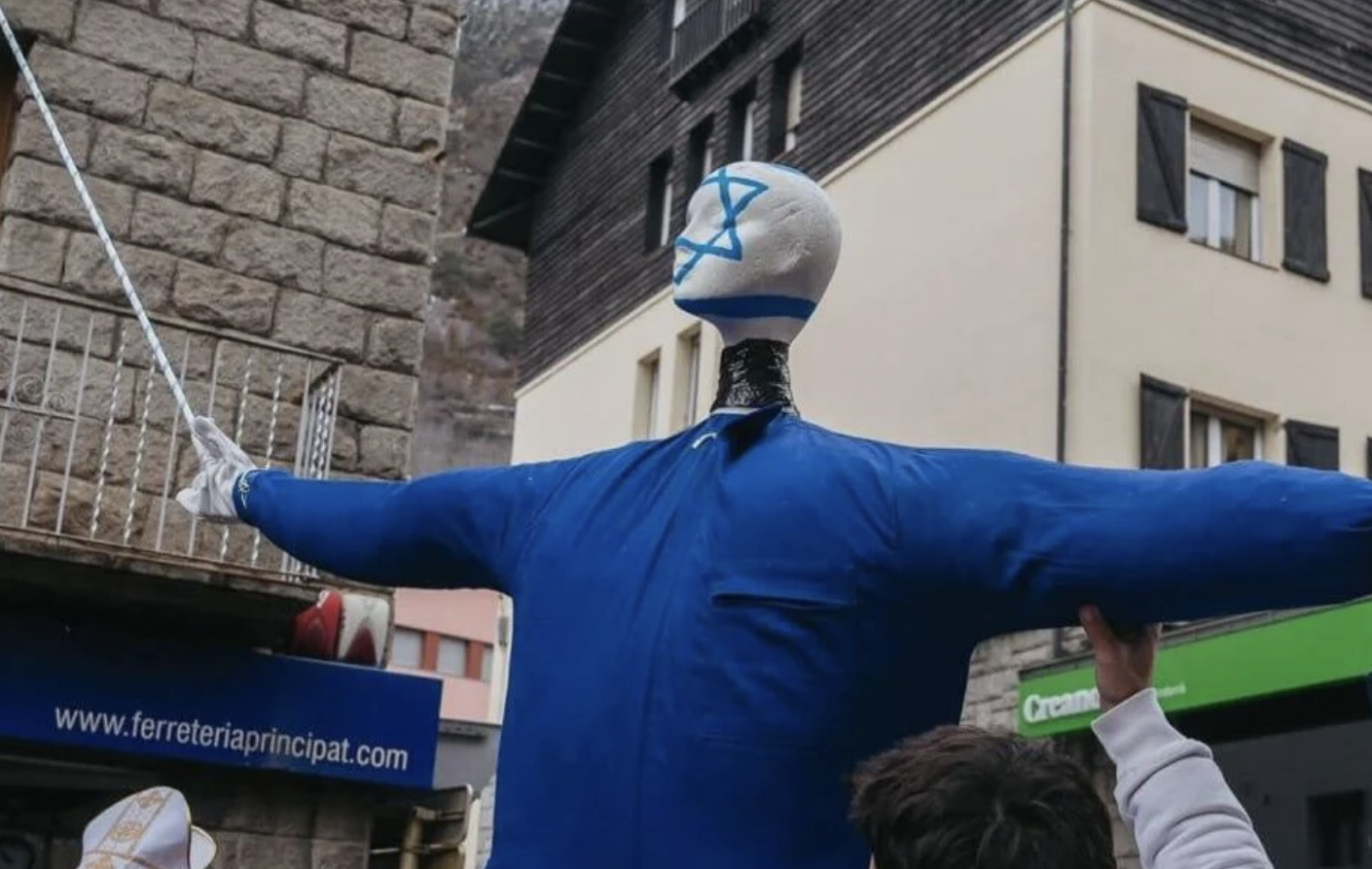 ANDORRA – Fantoccio israeliano bruciato a Carnevale, ebrei sotto shock