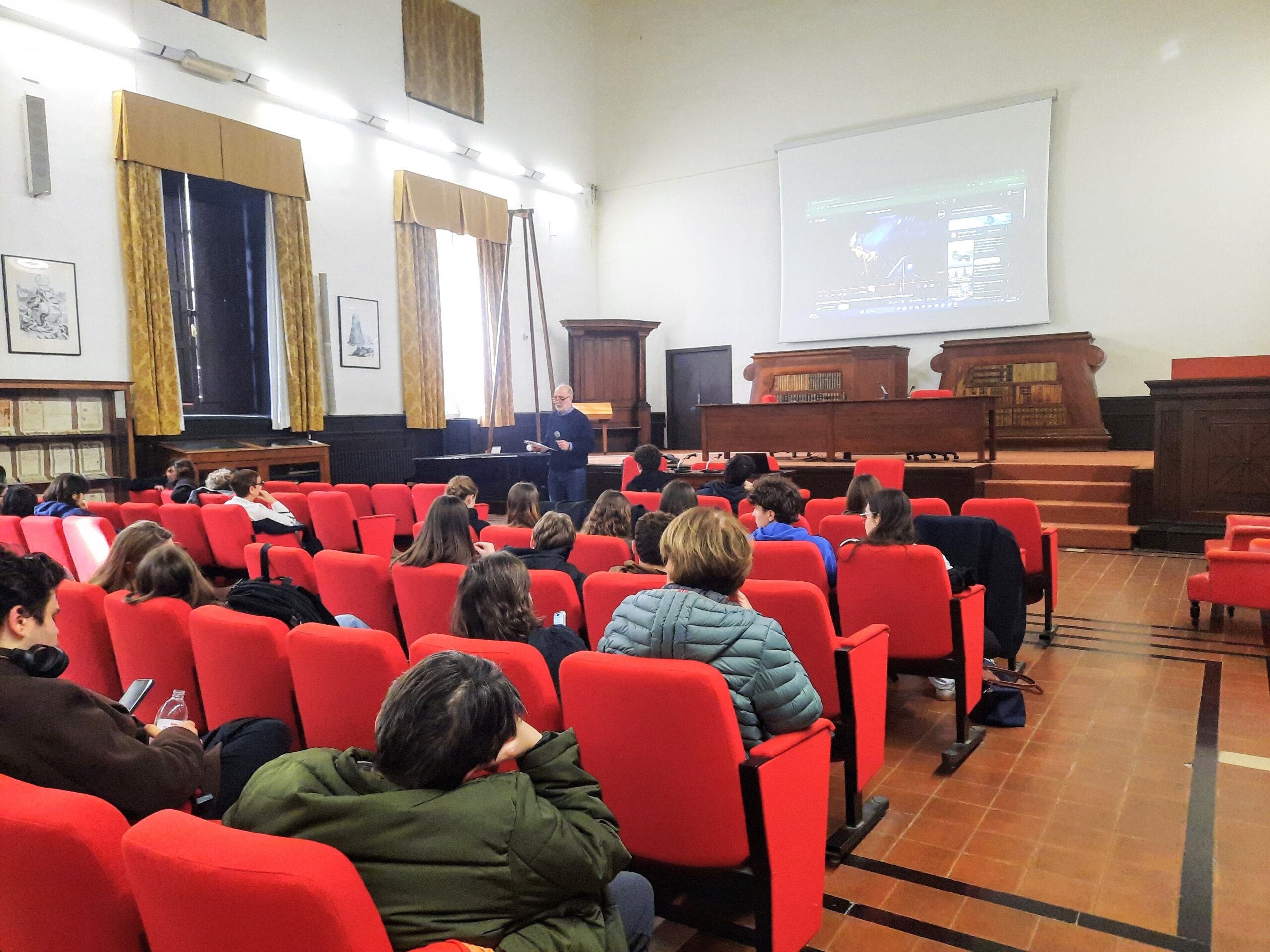 ROMA – Il film sul Nova Festival entra a scuola, le emozioni dei ragazzi