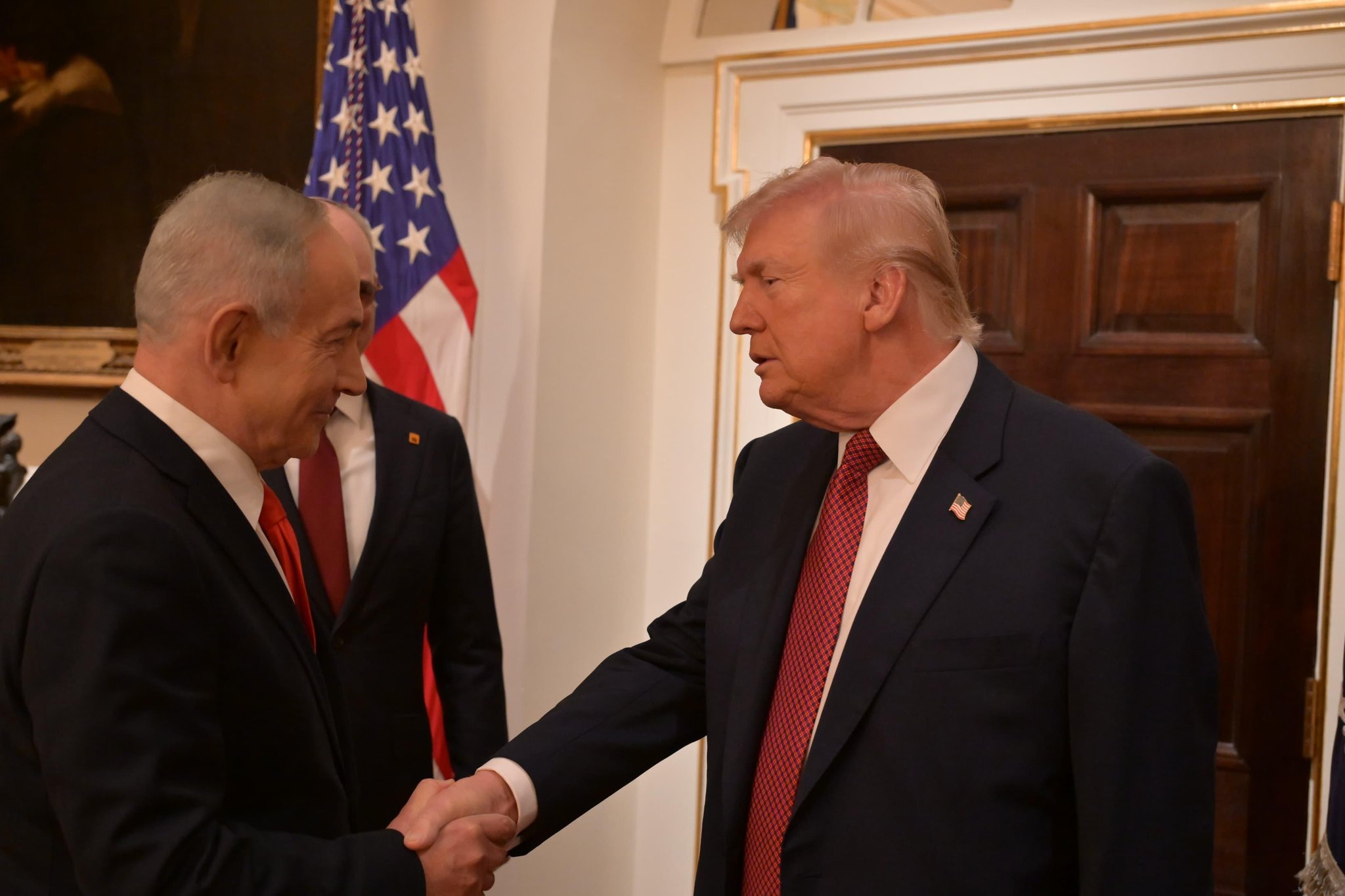 Trump avverte l’Iran e si interroga sul futuro di Netanyahu