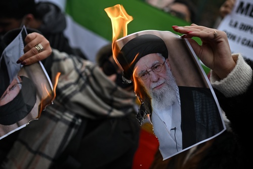 MEDIO ORIENTE: Guerra di Usa e Israele all’Iran: uccisa la Guida suprema