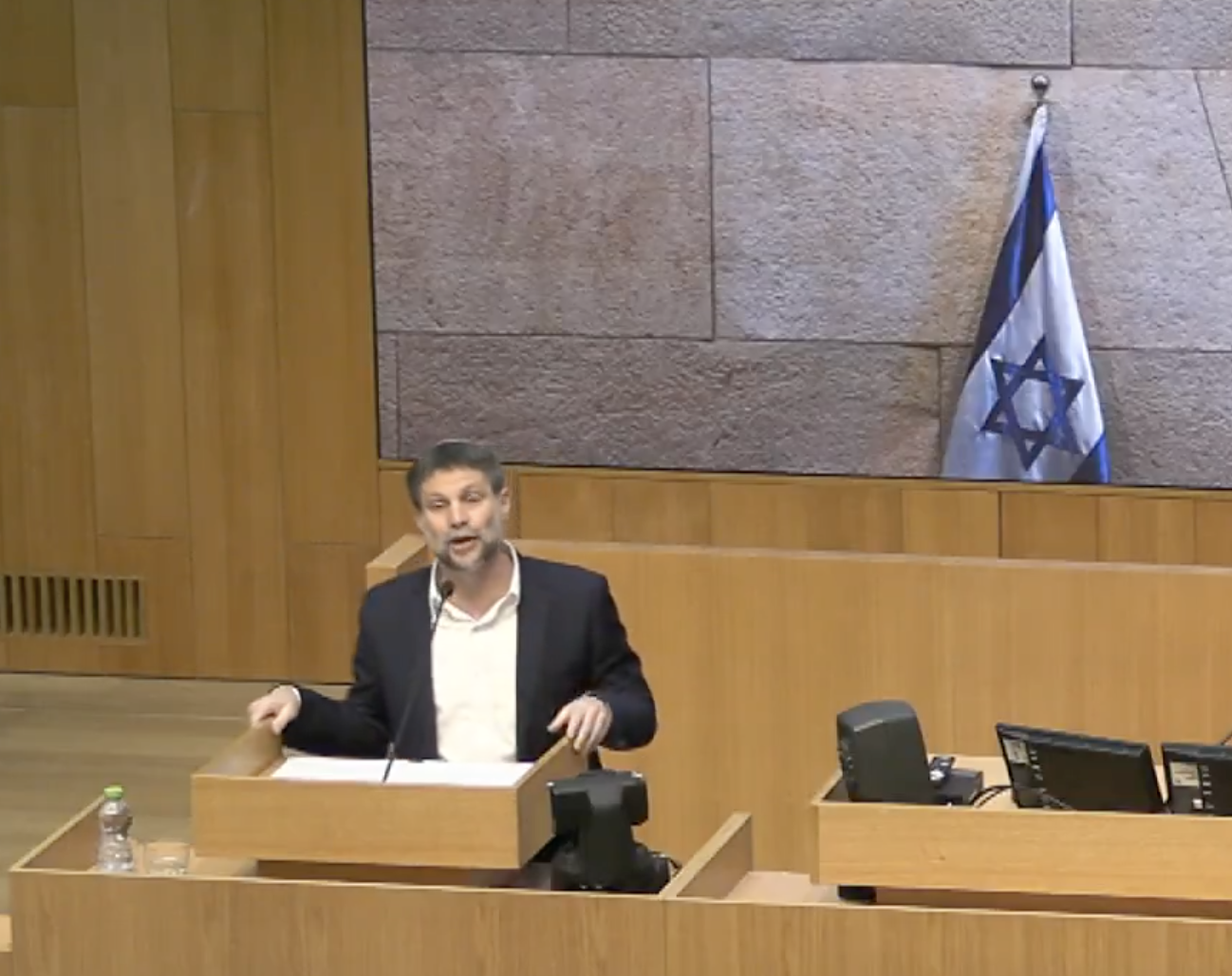 ISRAELE – Via libera al Bilancio record tra sirene e scontro politico