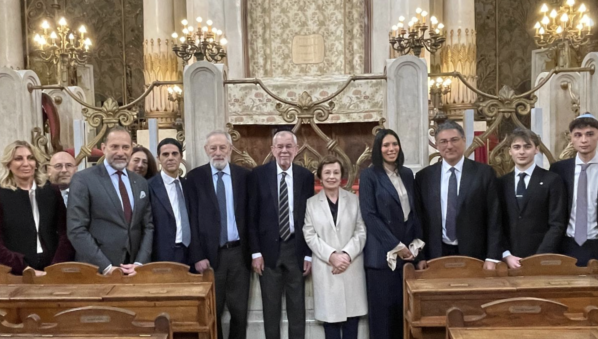ROMA – Il presidente austriaco in sinagoga